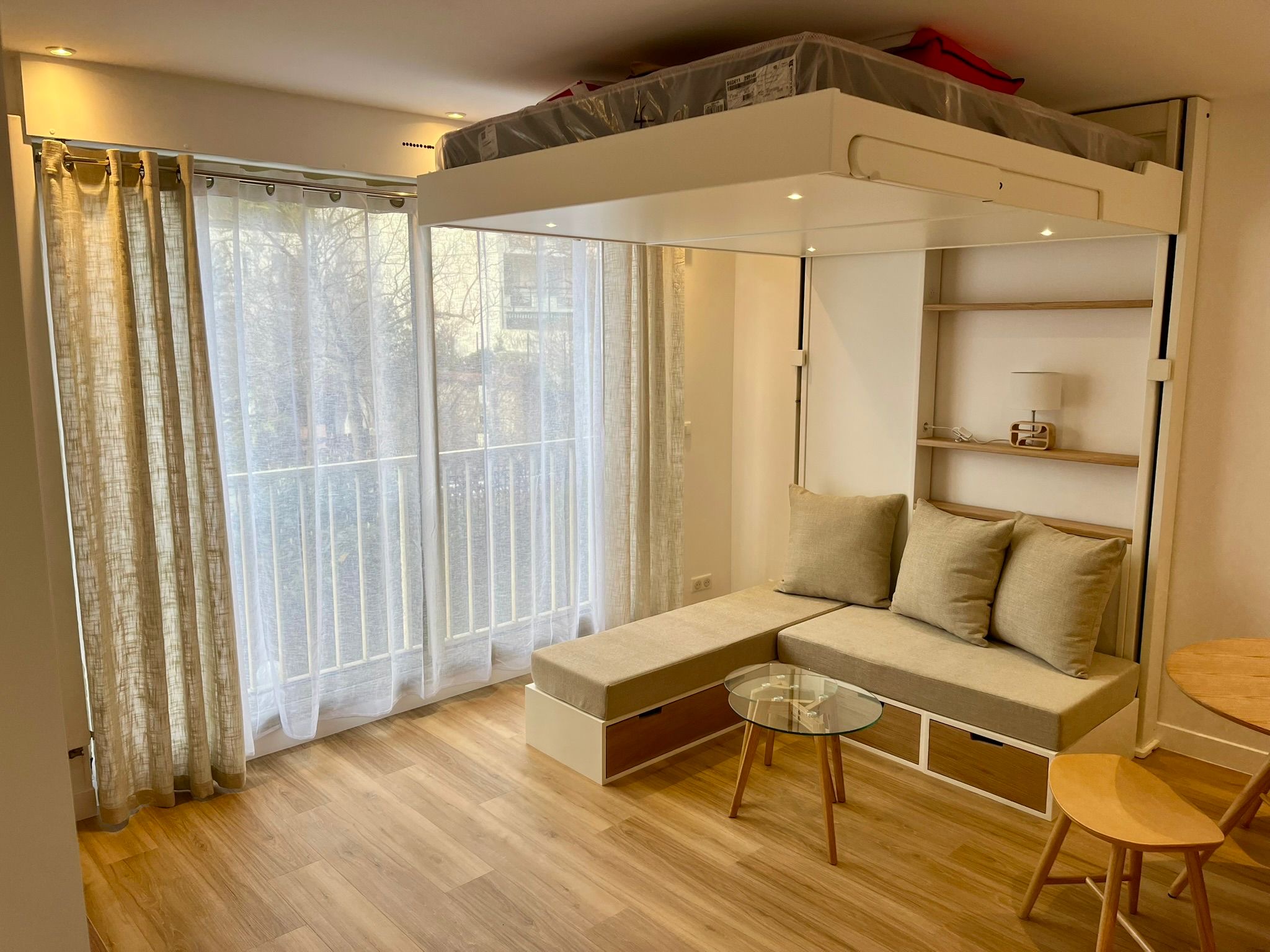 Studio, Courbevoie